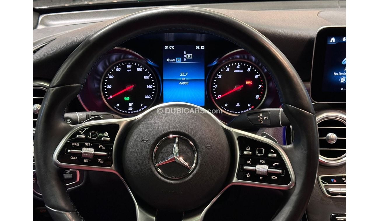 مرسيدس بنز GLC 300 4MATIC 2.0L