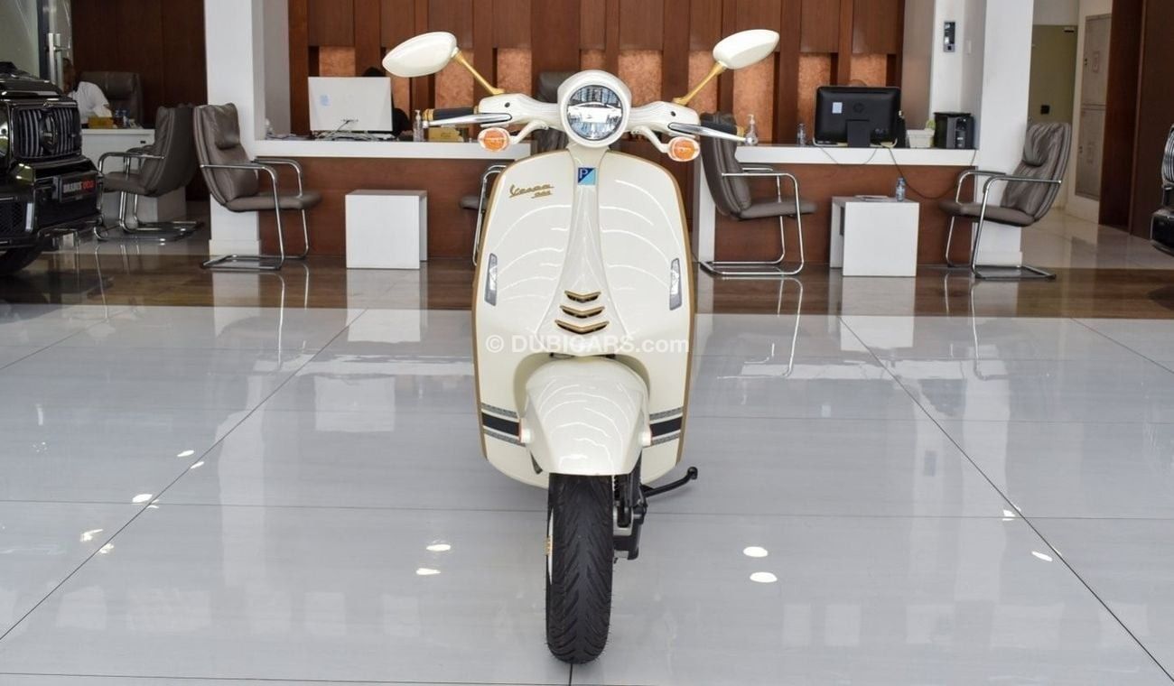 Vespa 946  Christian Dior Edition VESPA 946 CHRISTIAN DIOR 2022 (ONLY 946 PIECES IN THE WORLD)