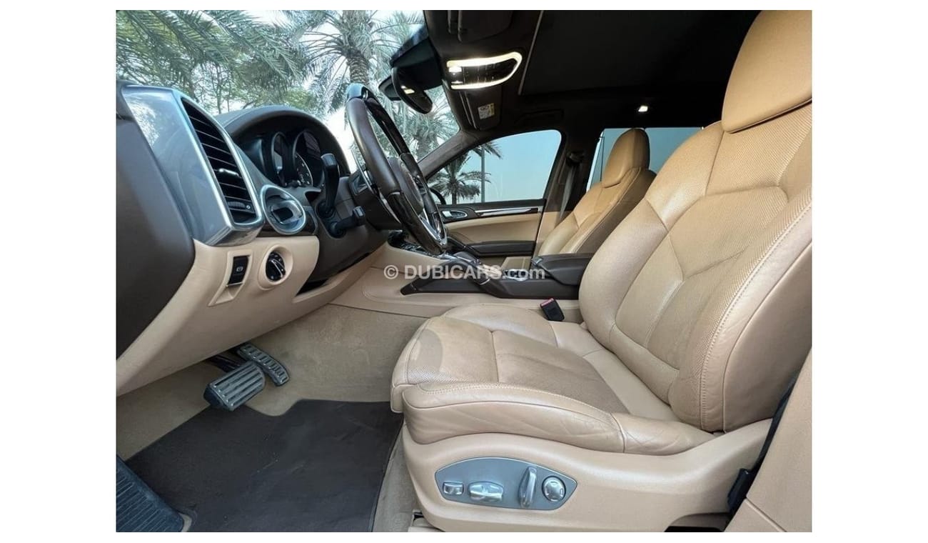 بورش كايان PORSCHE CAYENNE GTS 2016 GCC IN PERFECT CONDITION