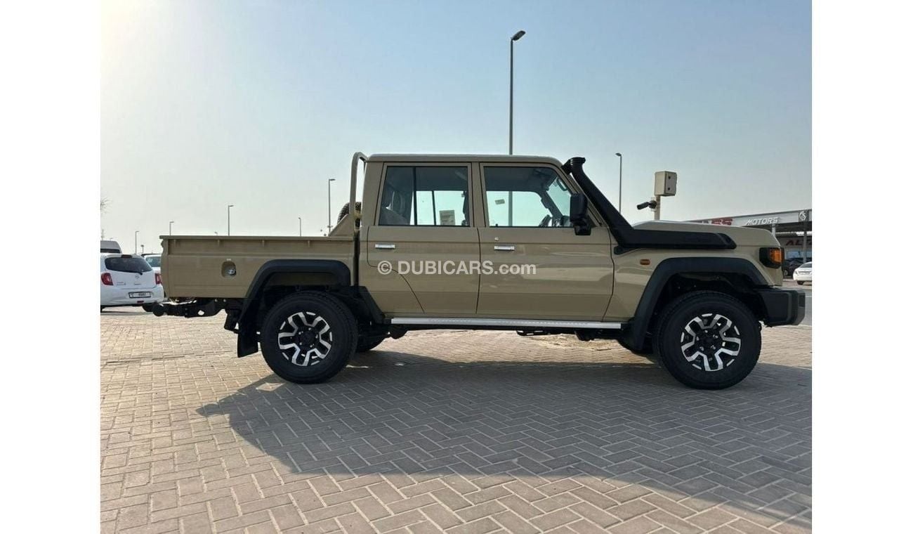 تويوتا لاند كروزر بيك آب Toyota Land Cruiser Pickup LC79 Double Cabin Petrol 4.0 Model 2024