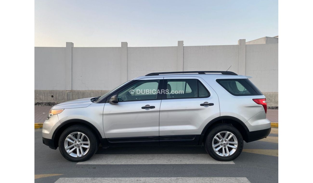 Ford Explorer Std 3.5L 4WD