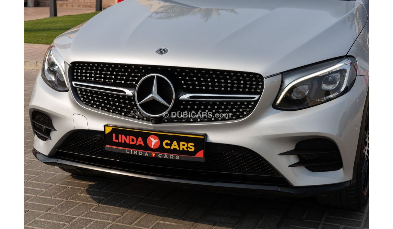 مرسيدس بنز GLC 250 AMG 2.0L Mercedes-Benz GLC250 Coupe AMG Night Package 2019 GCC under Warranty with Flexible Down-Pay