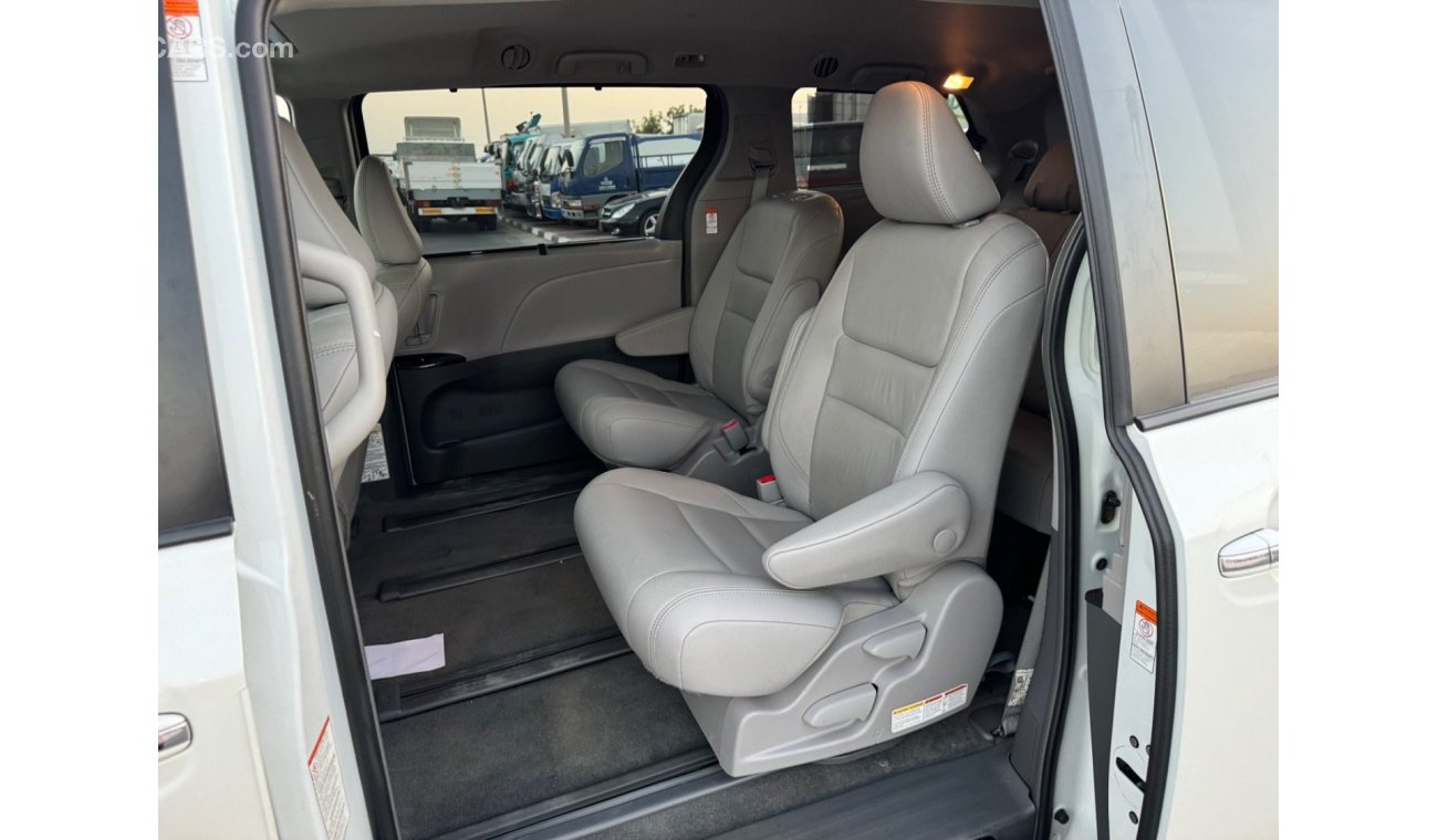 تويوتا سيينا 2019 XLE SUNROOF 4x4 FULL OPTION US SPEC