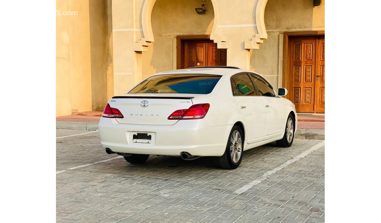 Toyota Avalon Good condition car GCC