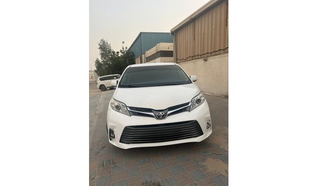 Toyota sienna dubai