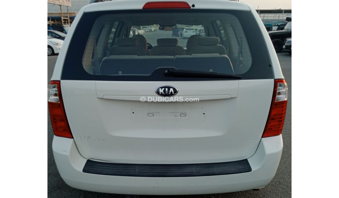 Kia Carnival LX 3.3L