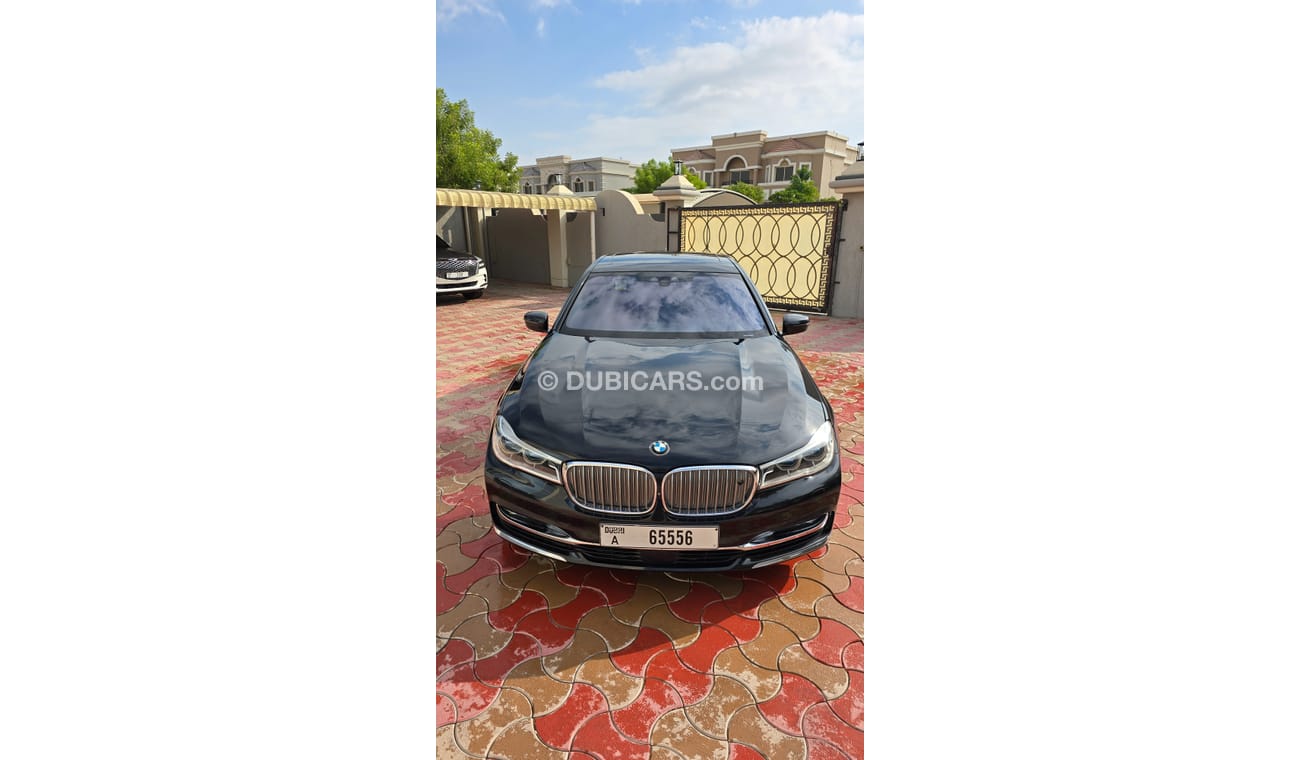 بي أم دبليو 750Li Luxury 4.4L (443 HP)