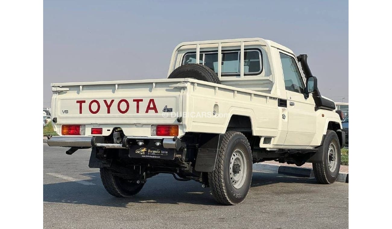 Toyota Land Cruiser Pick Up LC79 S/C 4.5L V8 DSL M/T //2024// STANDER OPTION WITH COOL BOX , AIR COMPRESSOR , WIRELESS CHARGER /