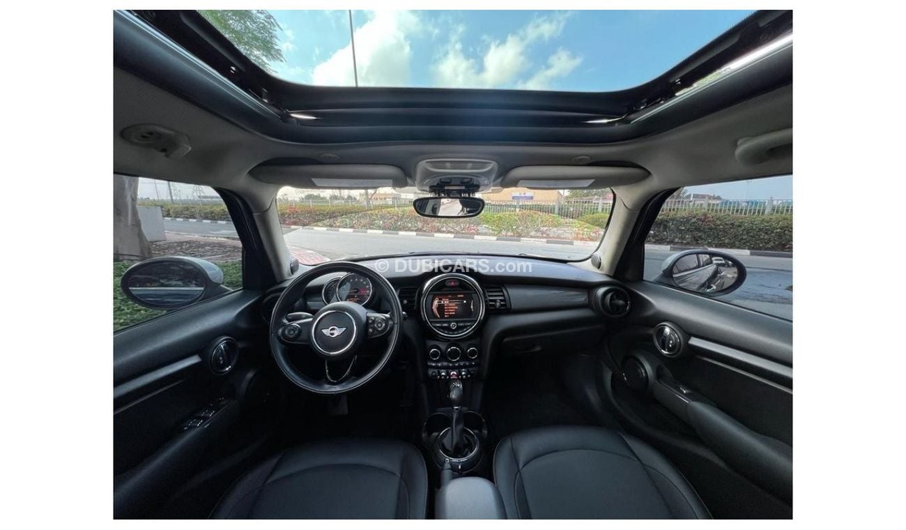 Mini Cooper Std MINI COOPER 2017 FULL OPTION LOW MILEAGE IN PERFECT CONDITION