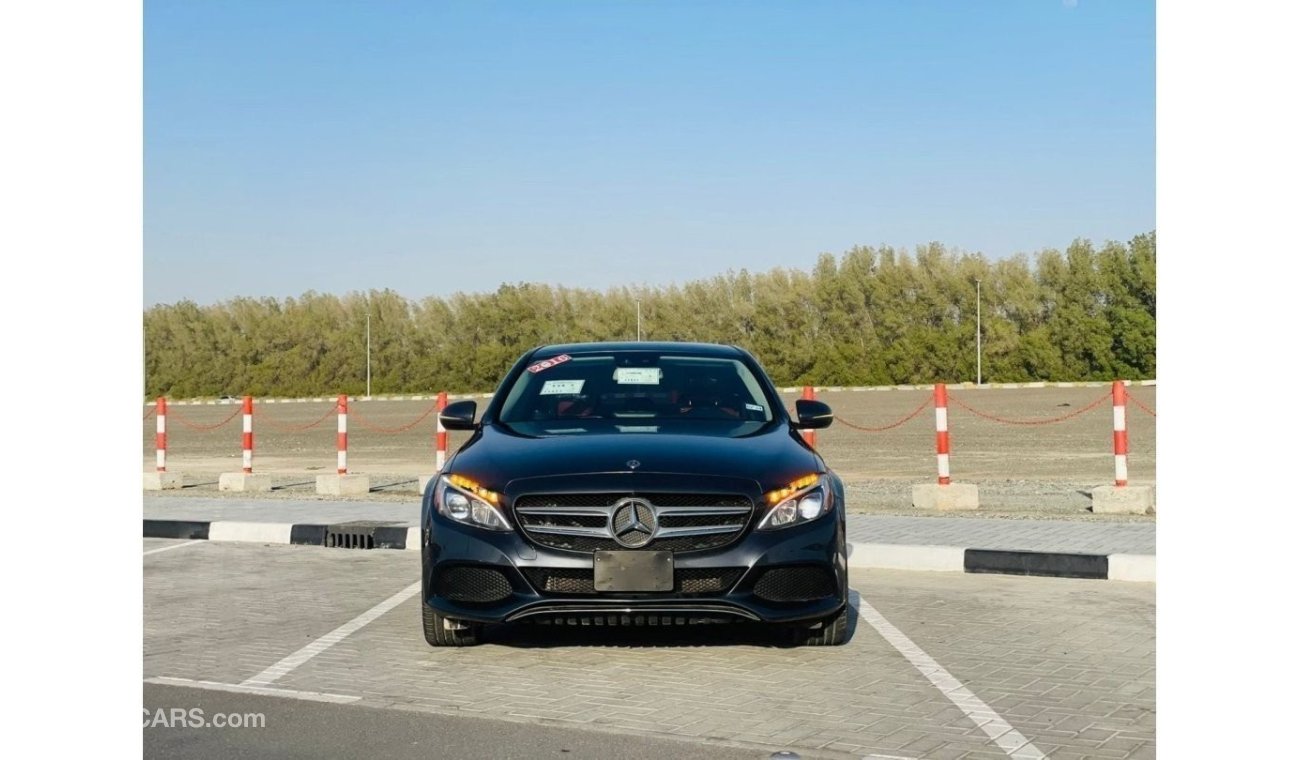 مرسيدس بنز C 300 لاكجري