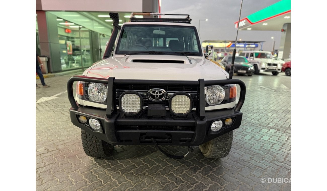 تويوتا لاند كروزر هارد توب Toyota Landcruiser Hardtop 5 Door RHD Diesel engine