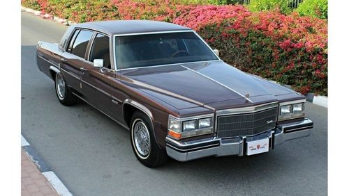 كاديلاك دي فيل Sedan deVille 1983 - pristine condition - CLASSIC CAR