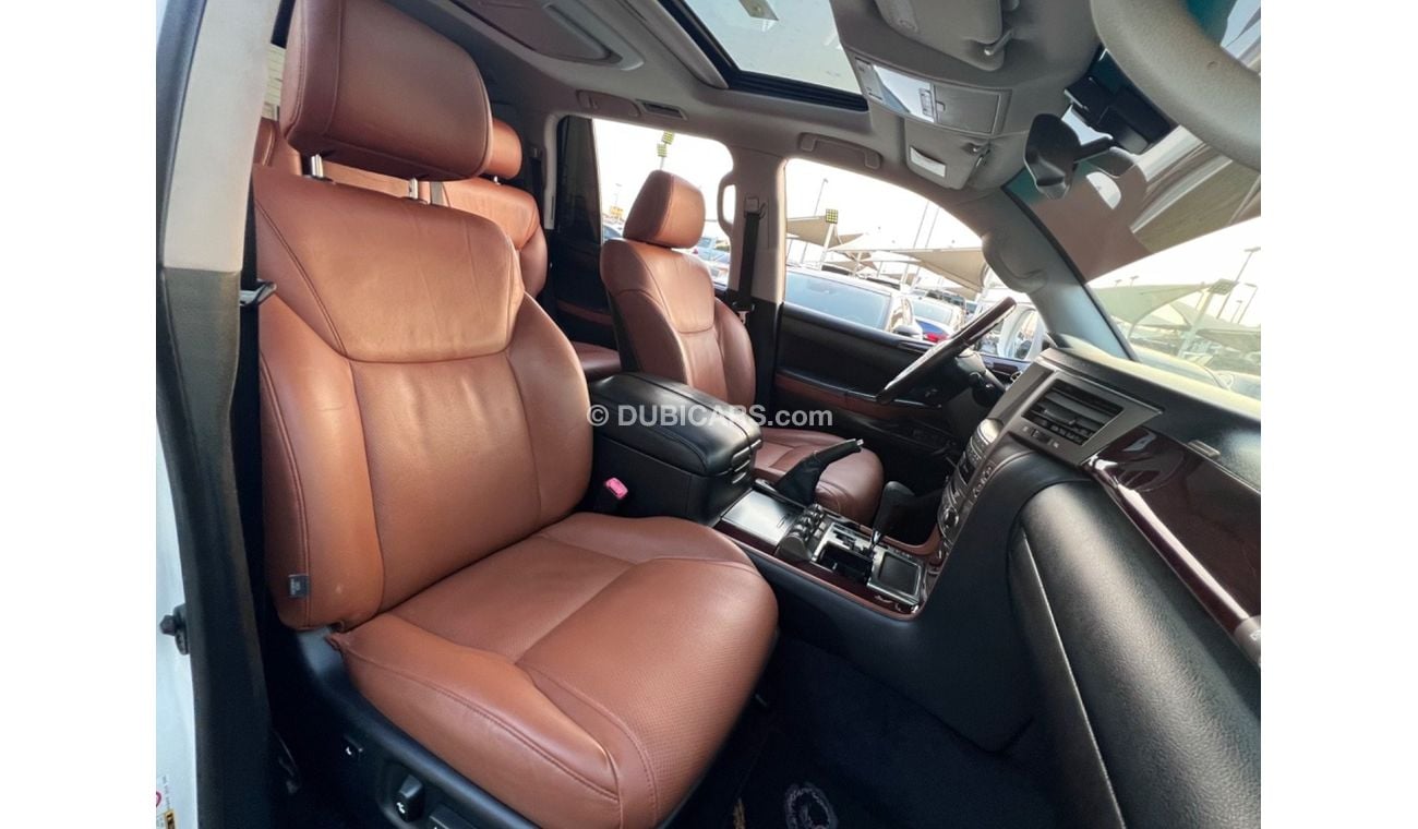 لكزس LX 570 Sport 5.7L Lexus Lx570 2011 / GCC / Very good Condition / No accidents