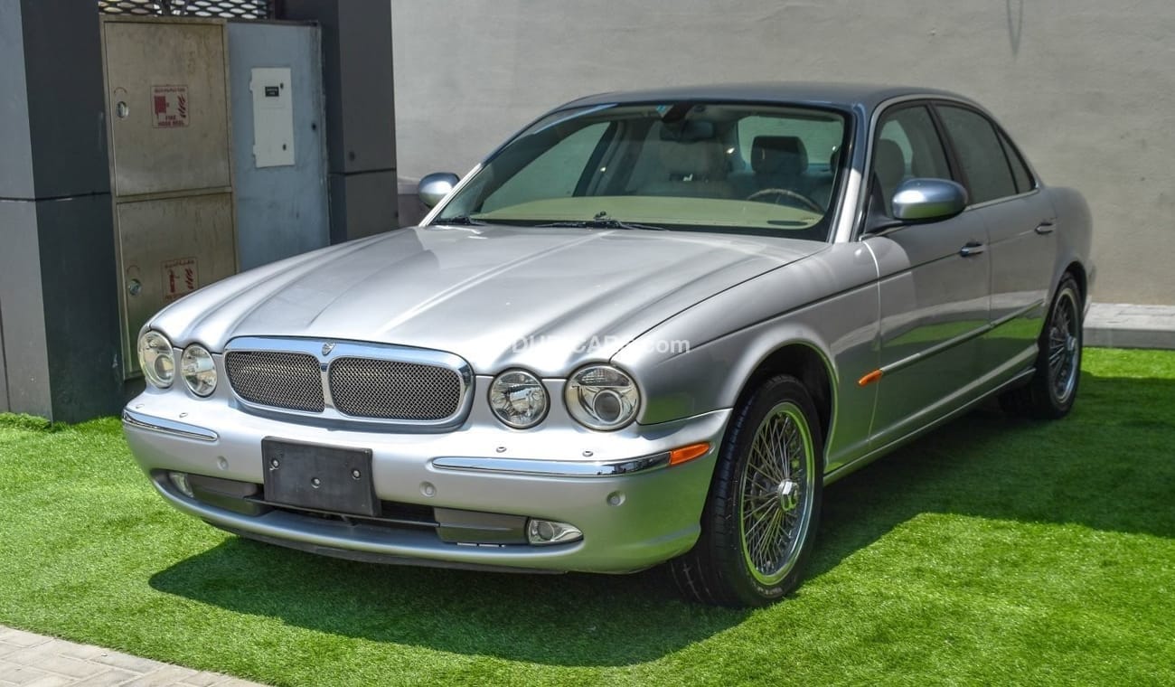 Jaguar XJ8