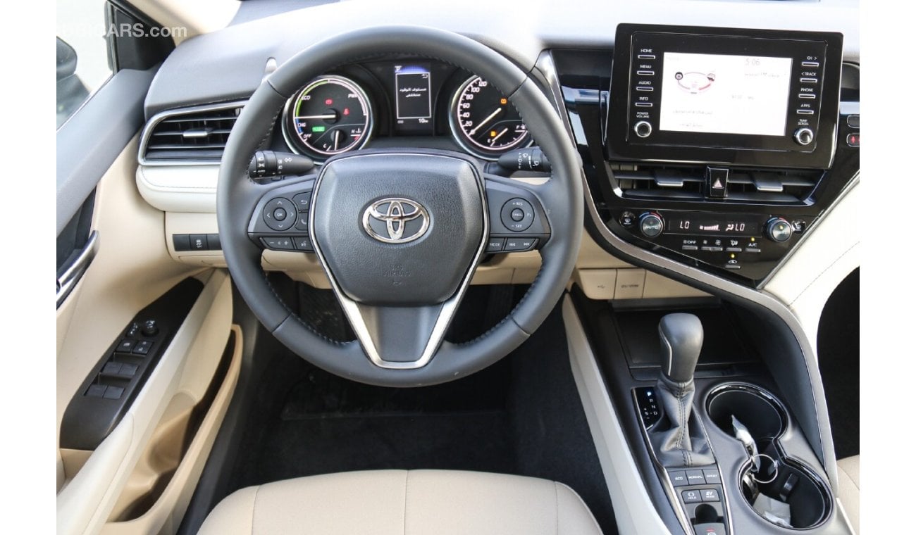 Toyota Camry HYBRID 2.5