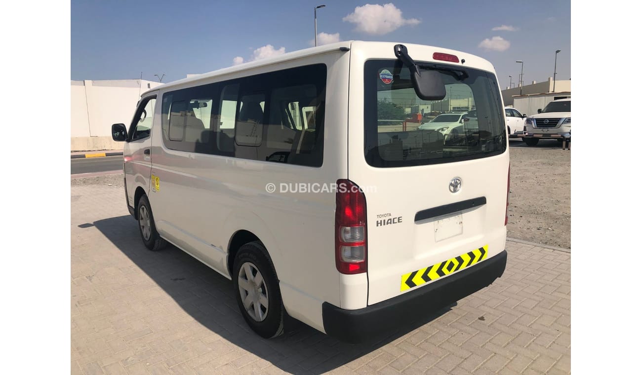 Toyota Hiace Toyota Hiace Bus 13 seater, model:2015. Free of accident