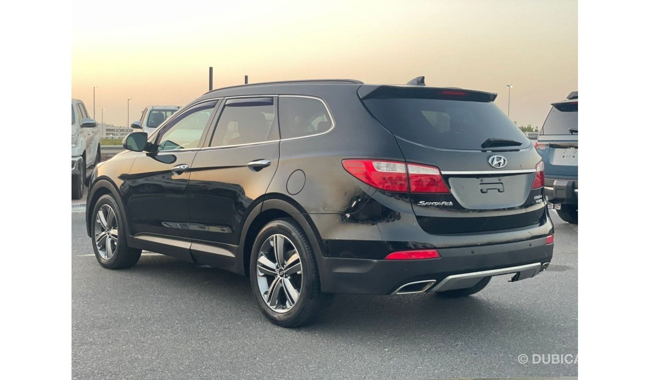 Hyundai Santa Fe 2015 Hyundai Santa Fe Ultimate Limited Edition Full Option - 3.3L V6 - AWD 4x4 - 7 Seater Full Panor