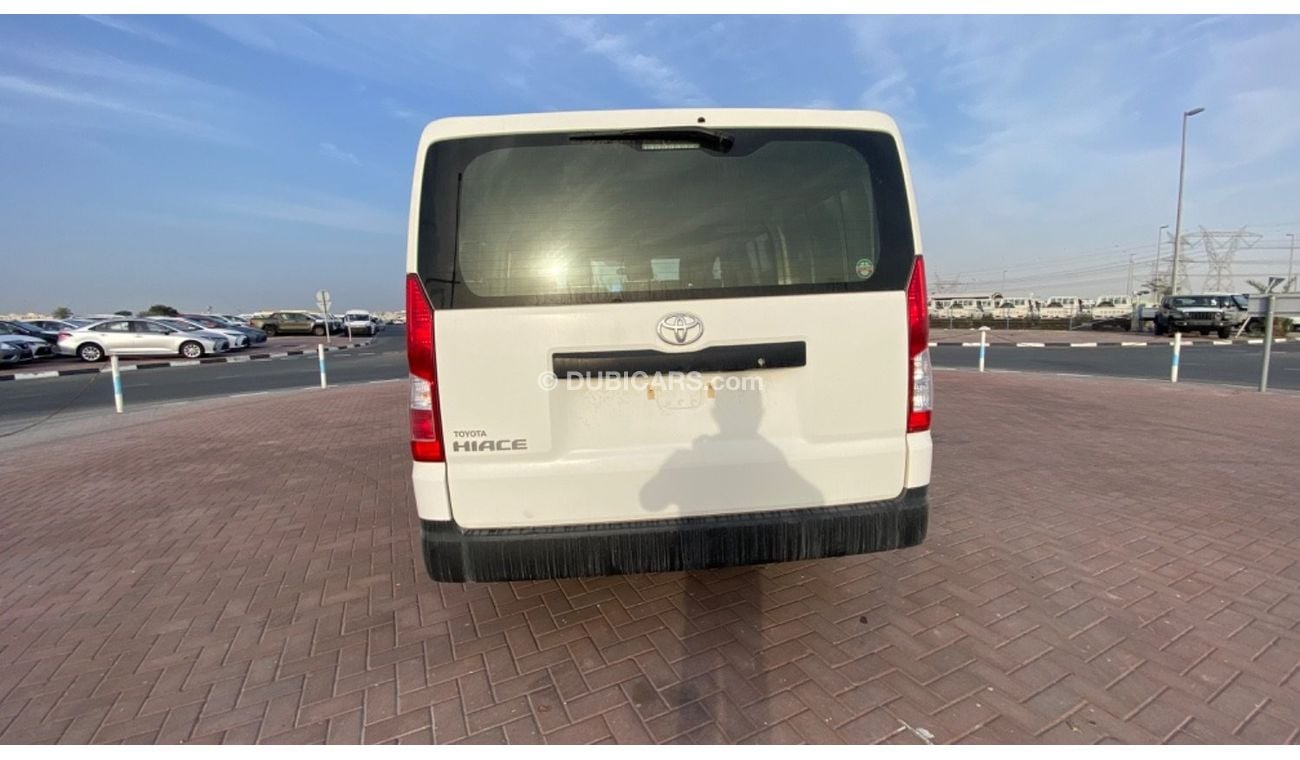 Toyota Hiace BRAND NEW CARO VAN 2022 5 DOORS FOR EXPORT ONLY