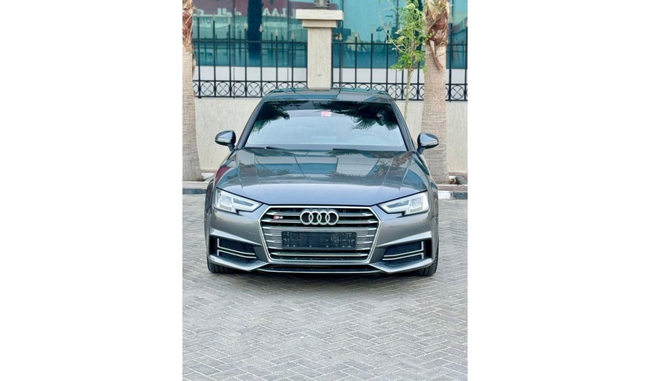 أودي A4 40 TFSI ديزاين S-لاين سبورت باكج