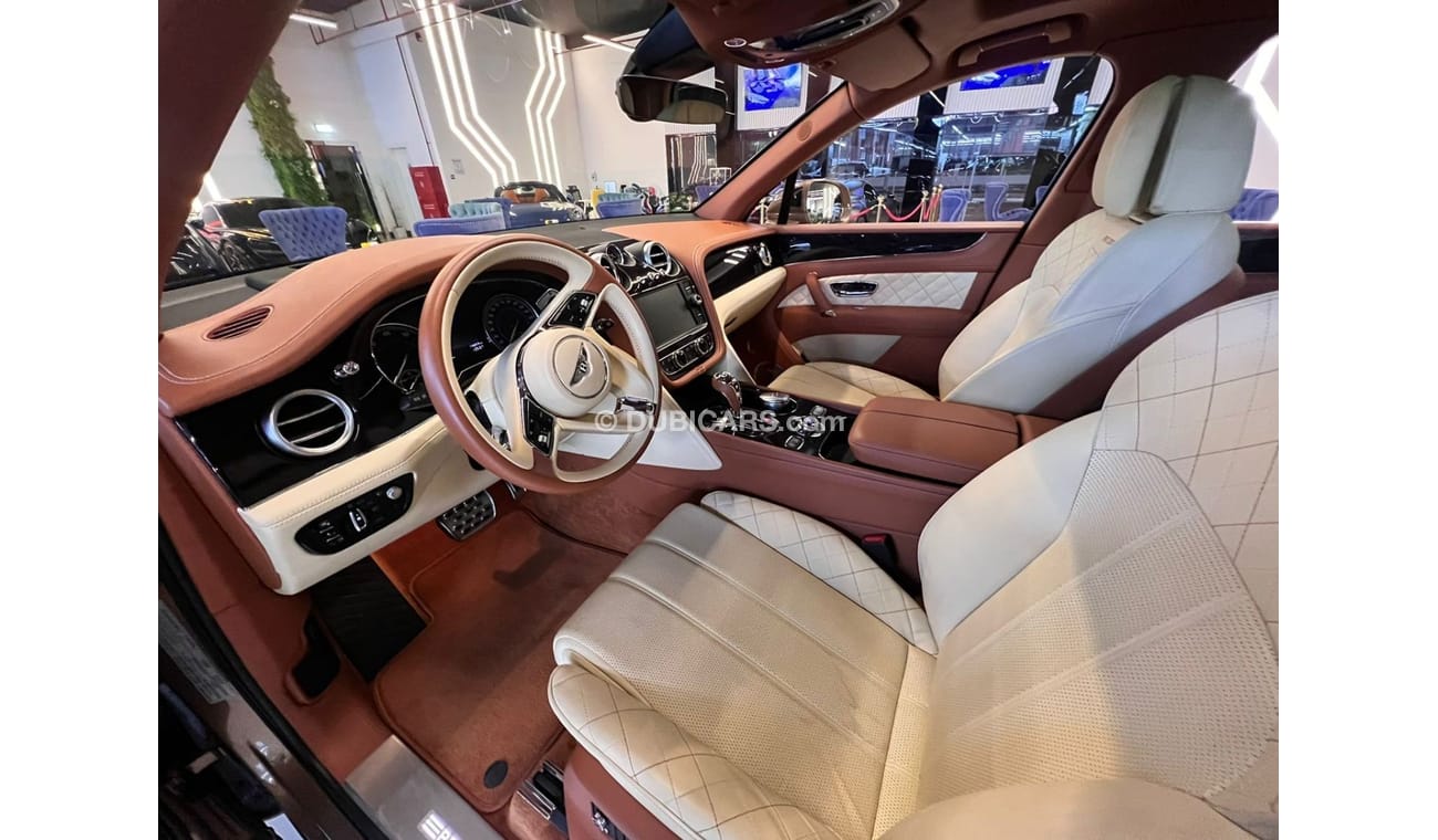 Bentley Bentayga 2017 BENTLEY BENTAYGA W12 | GCC | First Edition | Under Warranty Till 2026