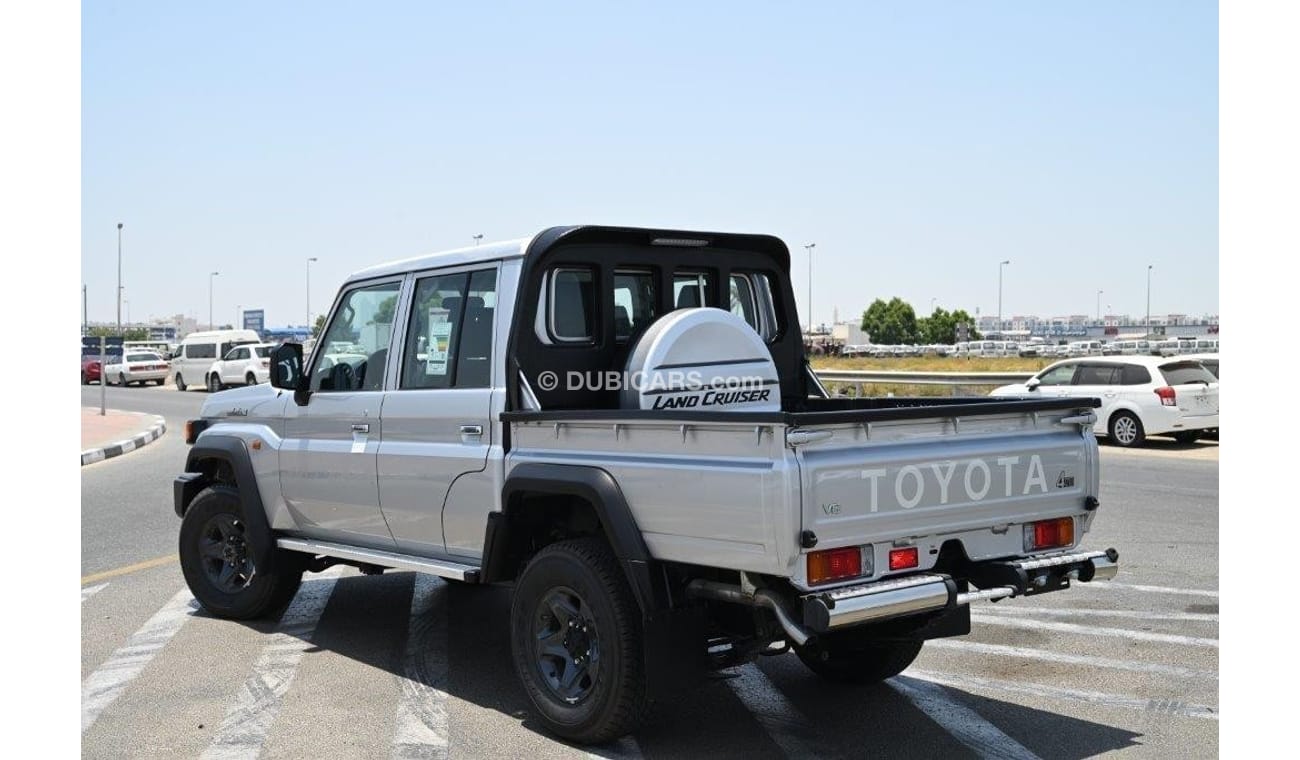 تويوتا لاند كروزر بيك آب Double Cab V8 4.5L Diesel MT with Front / Rear Diff Lock, Black Wheels, Winch