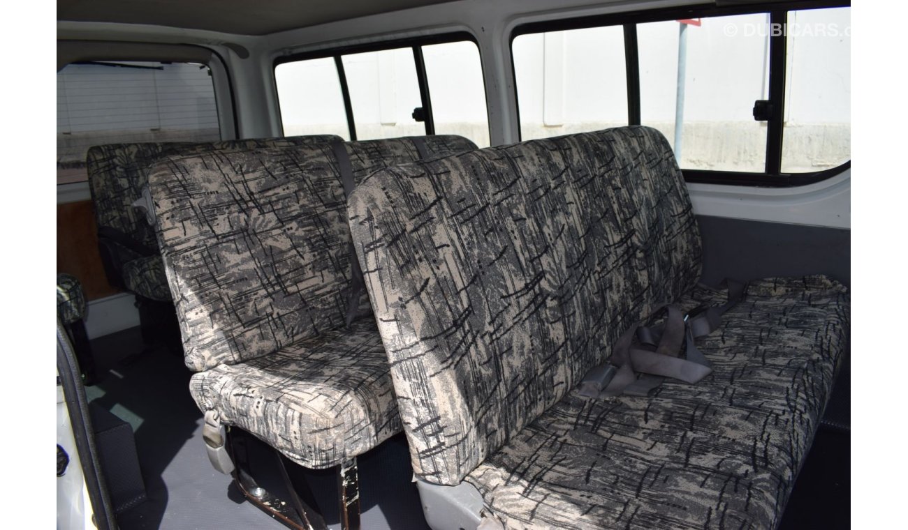 تويوتا هاياس Toyota Hiace Std Roof Bus, Model:2009. Excellent condition