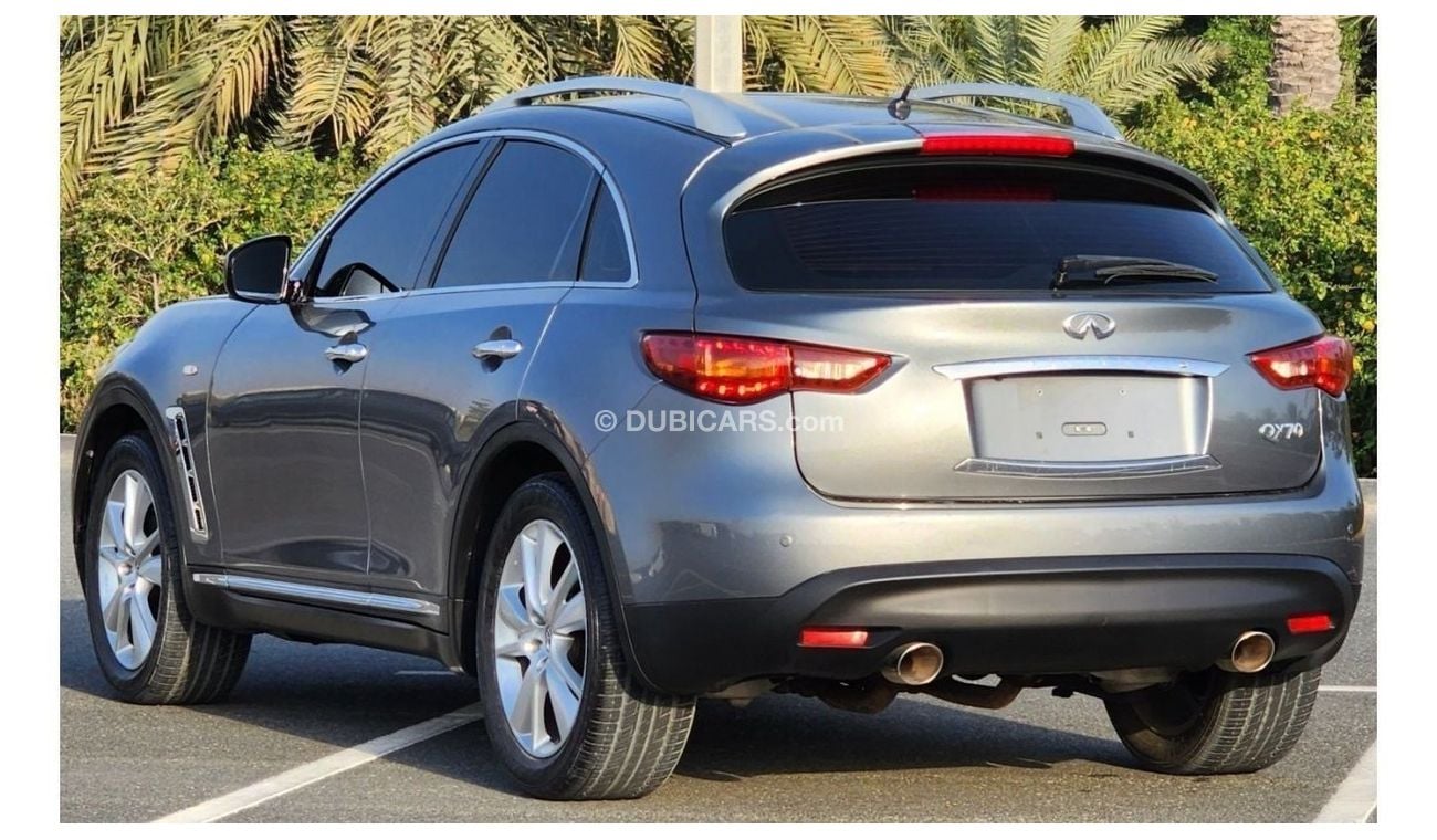 إنفينيتي QX70