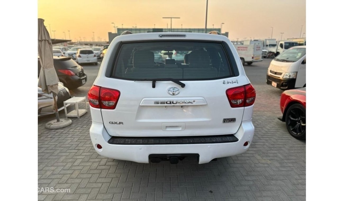 Toyota Sequoia Toyota sequoia GXR 2014 gcc 5.7 litre 55000 aed fixed