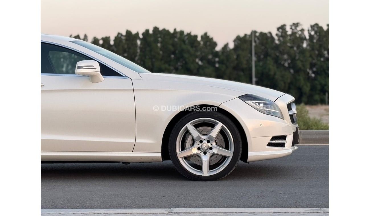 Mercedes-Benz CLS 500 Std 4.7L