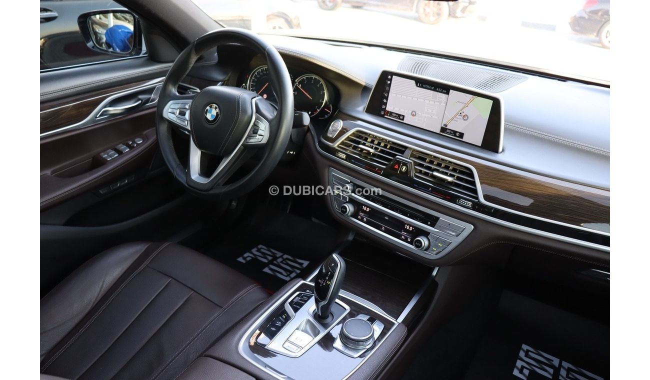 BMW 730Li Luxury 2.0L BMW 730iL / 2016 / GCC / First Owner Free Accident