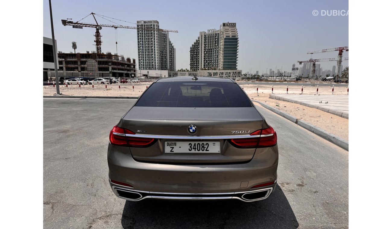 بي أم دبليو 750Li