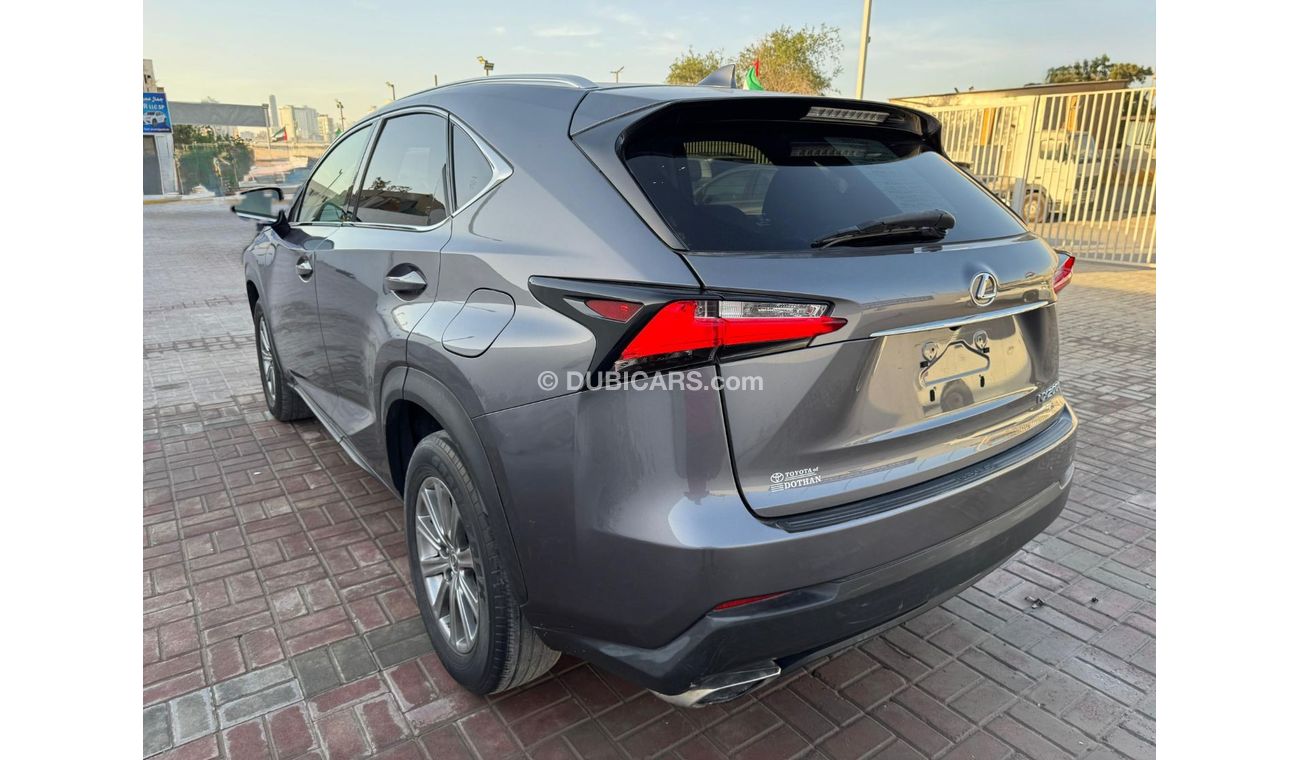 Lexus NX200t Premier 2.0L