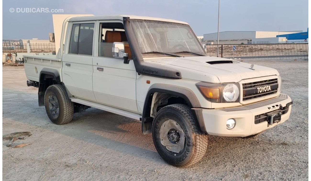 تويوتا لاند كروزر بيك آب TOYOTA LC 79 DC 4.5 V8 Anniversary specs