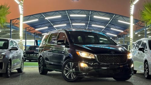 Kia Sedona Car is very good and clean Canada 3.3 engine 2019 fool