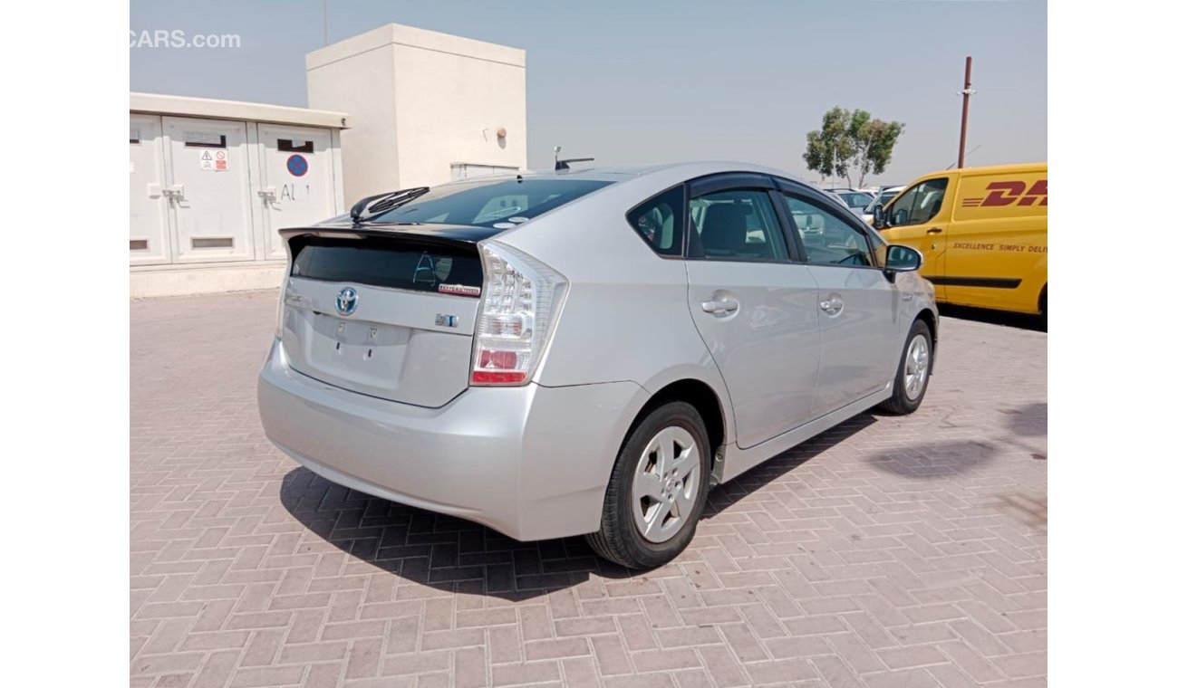 تويوتا برياس TOYOTA PRIUS RIGHT HAND DRIVE (PM1284)