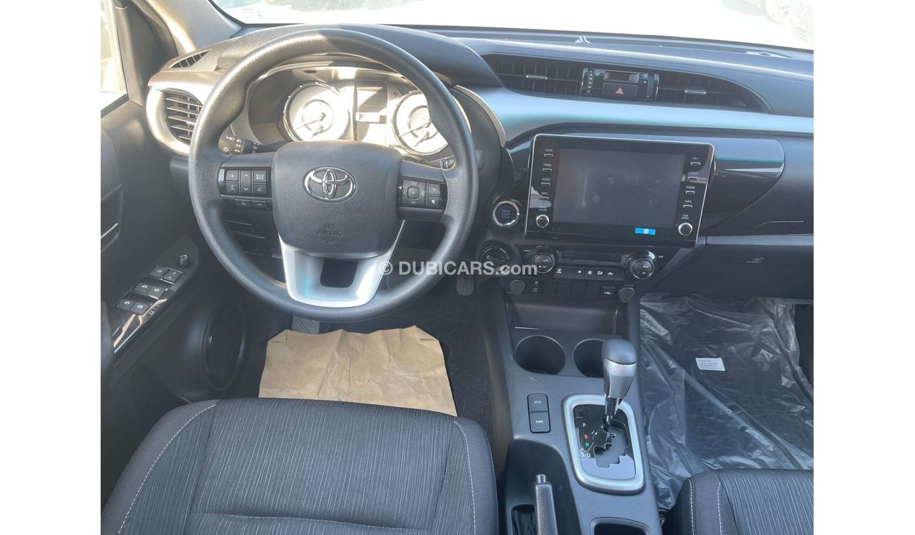 Toyota Hilux 2.4 diesel engine // automatic // 4x4 // push start // model 2024