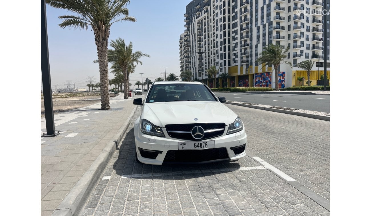 Mercedes-Benz C 63 AMG Performance Package P31