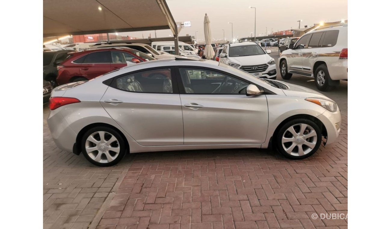 Hyundai Elantra GLS High In excellent condition and requires no expenses