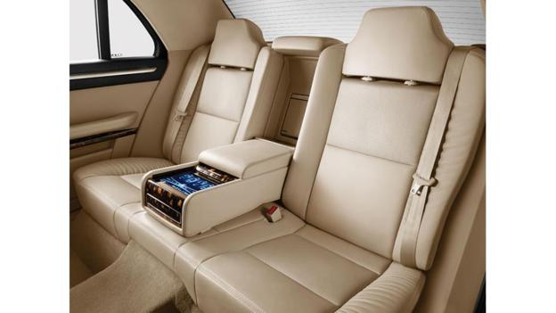 هونغشي L5 interior - Rear Seats