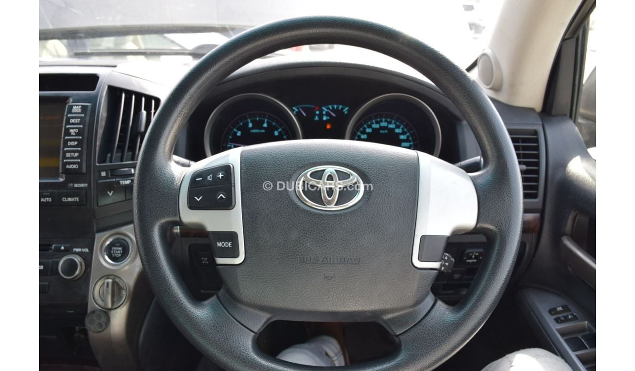 Used Toyota Land Cruiser 2010 for sale in Dubai - 621716