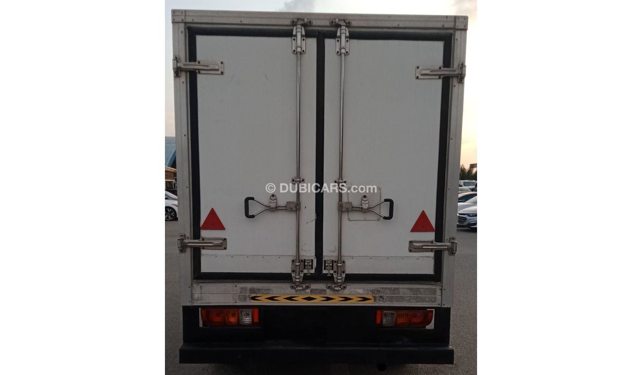 تويوتا هيلوكس Toyota Hilux V4 2.7L(Meat fridge) Model 2014