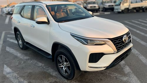 تويوتا فورتونر 2021 TOYOTA FORTUNER V4 2.7L - 4X4  GCC -7 seater + VERY CLEAN & GOOD CONDITION