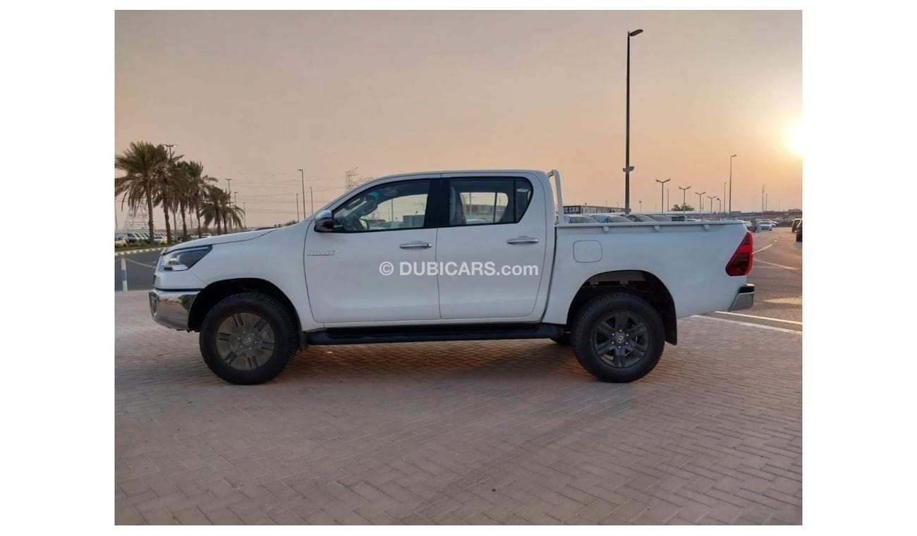 Toyota Hilux 4X4 A/T 2.4L Diesel white color double cabin 2023 model only for Export