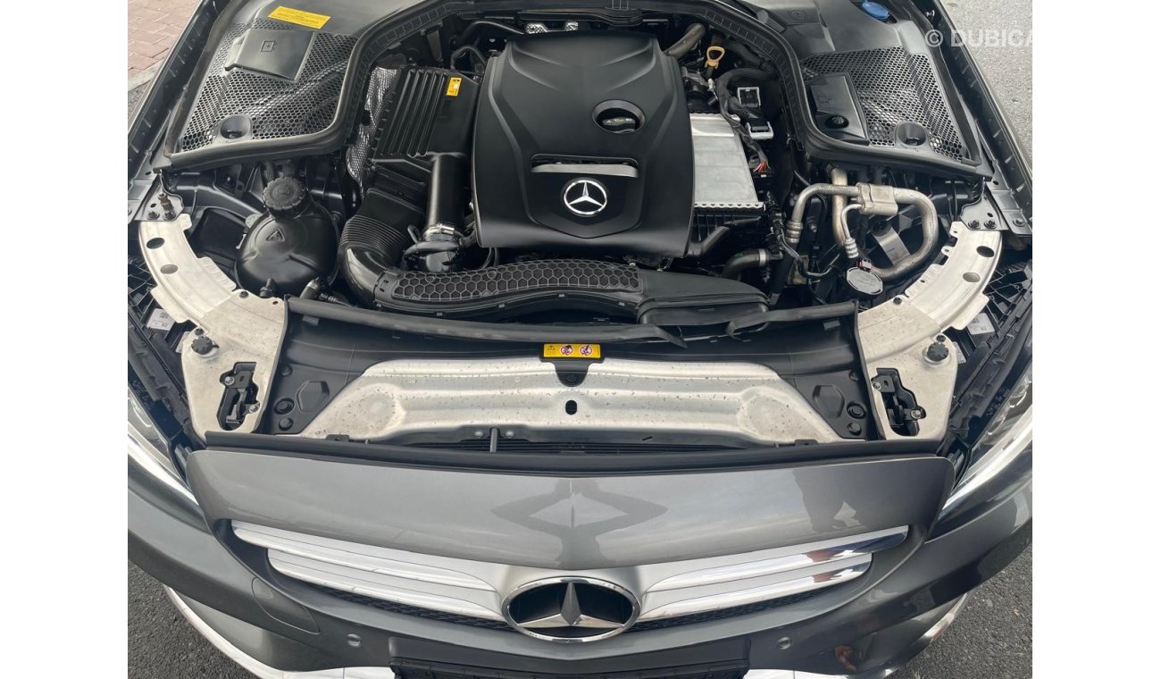 Mercedes-Benz C200 AMG Pack Mercedes C 200 _GCC_2018_Excellent Condition _Full option