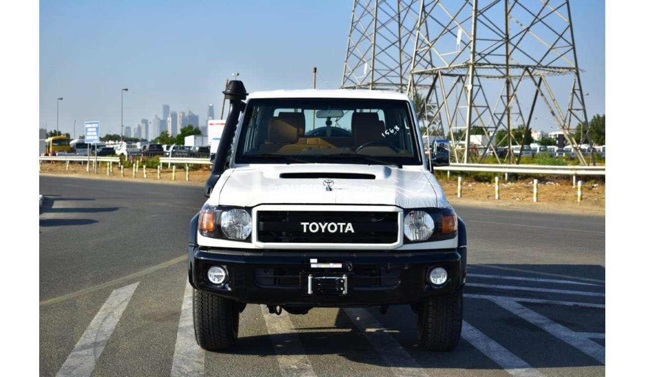 Toyota Land Cruiser Double Cab Pickup Edition V8 4.5L Diesel 4X4 5 Seater Manual Transmission