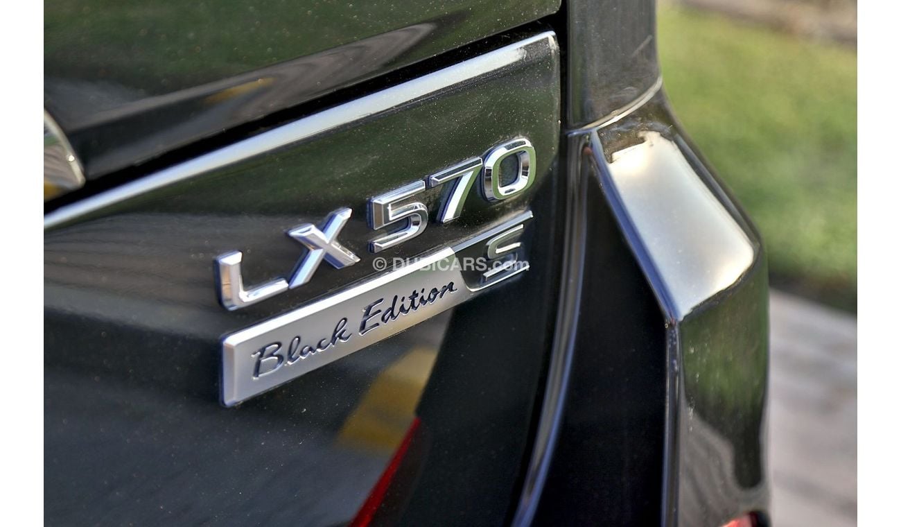 Lexus LX570 Black Edition