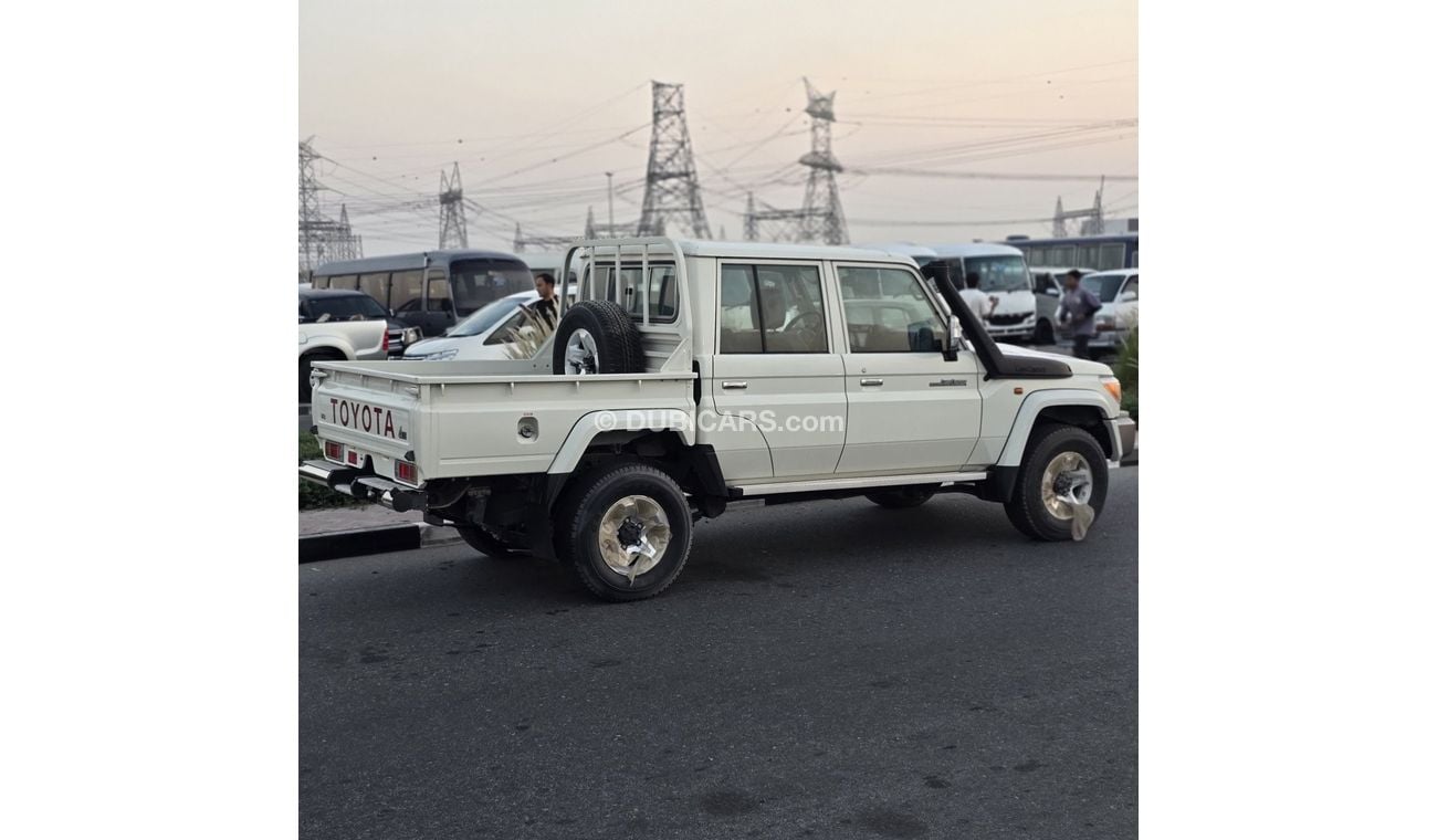 Toyota Land Cruiser Pick Up 2023 LC79 4.5L V8 Diesel MT Full option