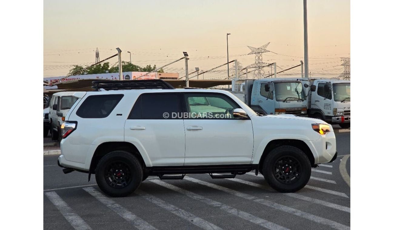 تويوتا Runner4 2024 Full option 4x4 , sunroof and 7 seater