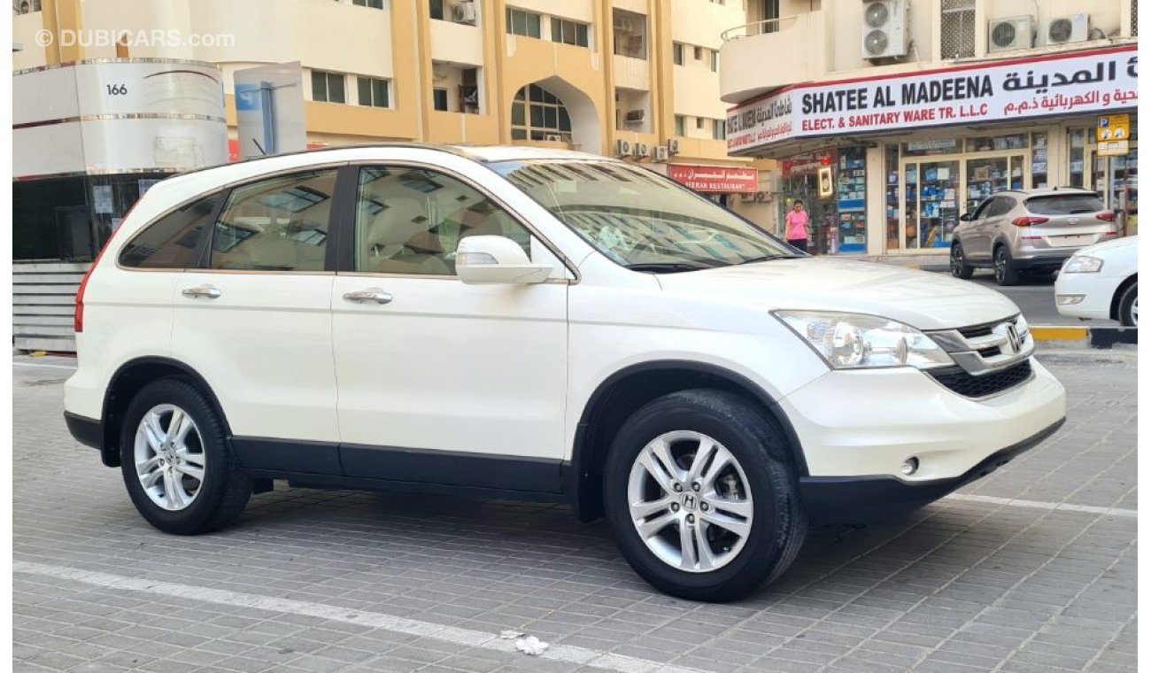 Honda CR-V HONDA CRV GCC 2011 WITH SUNROOF