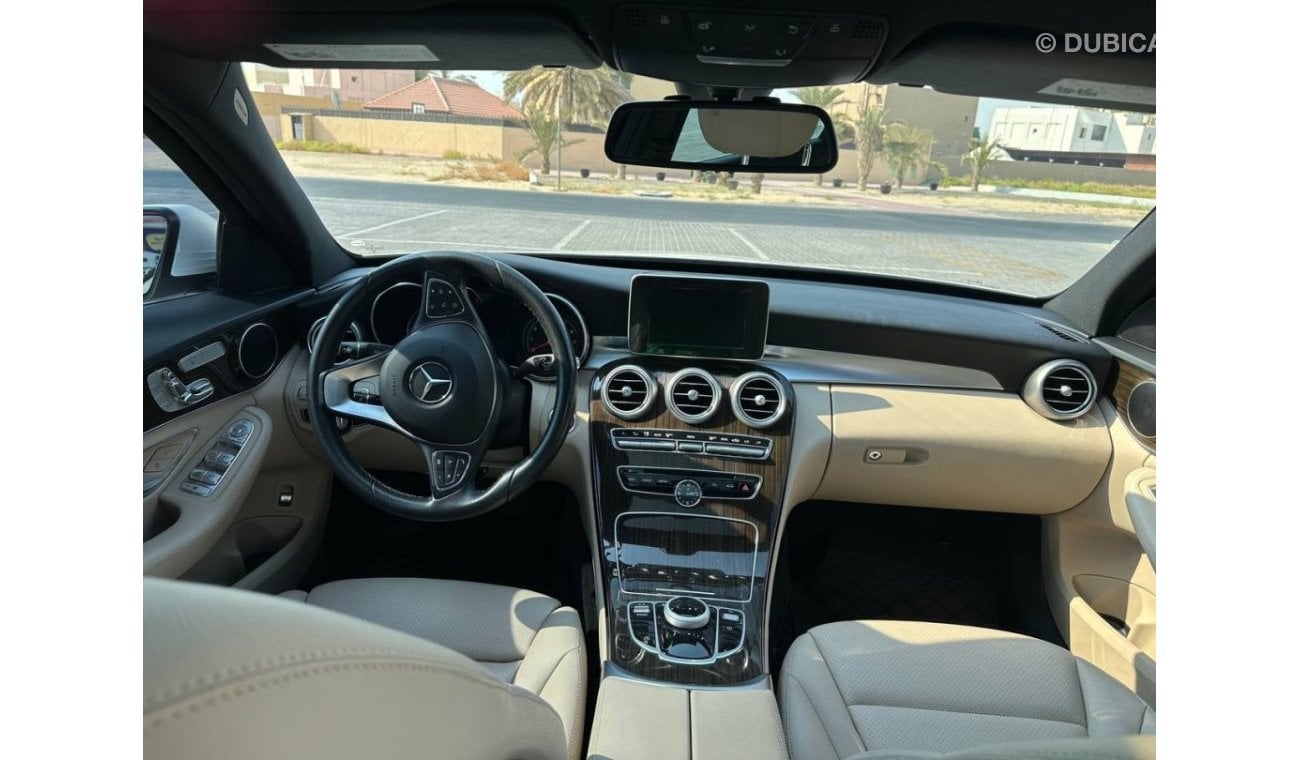 مرسيدس بنز C 300 Luxury 2.0L